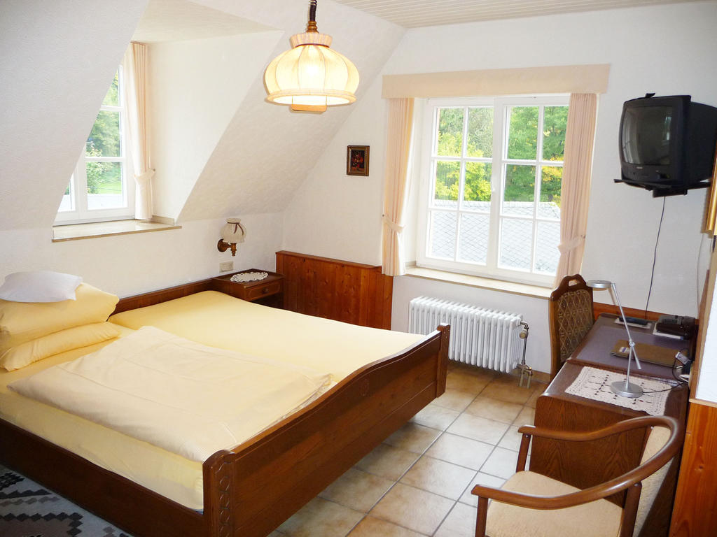 Hotel Burg Bollendorf Chambre photo